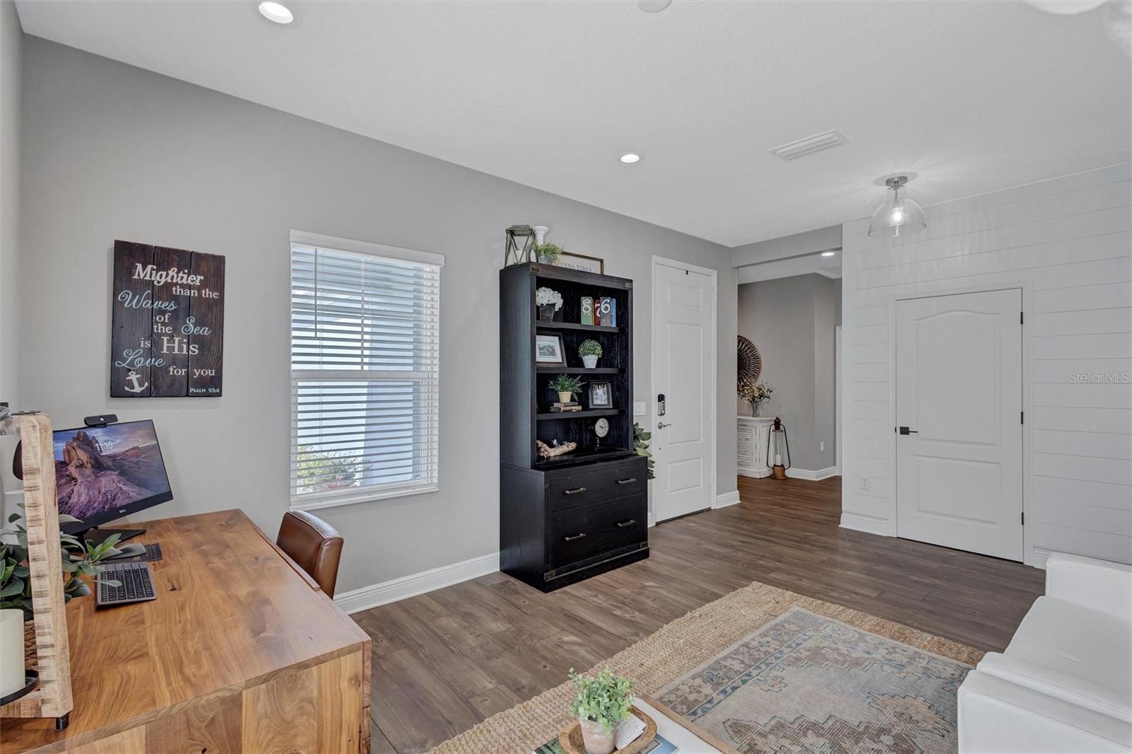 Image 15 of 51 For 9990 Cross River Trail