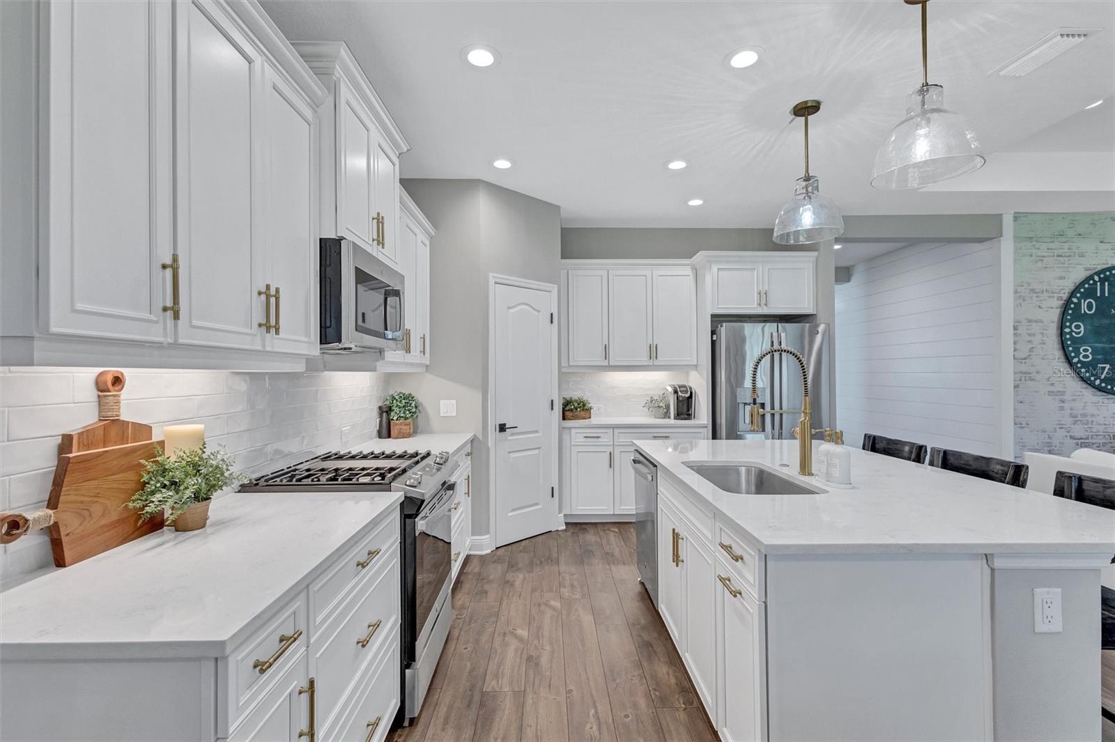 Image 23 of 51 For 9990 Cross River Trail