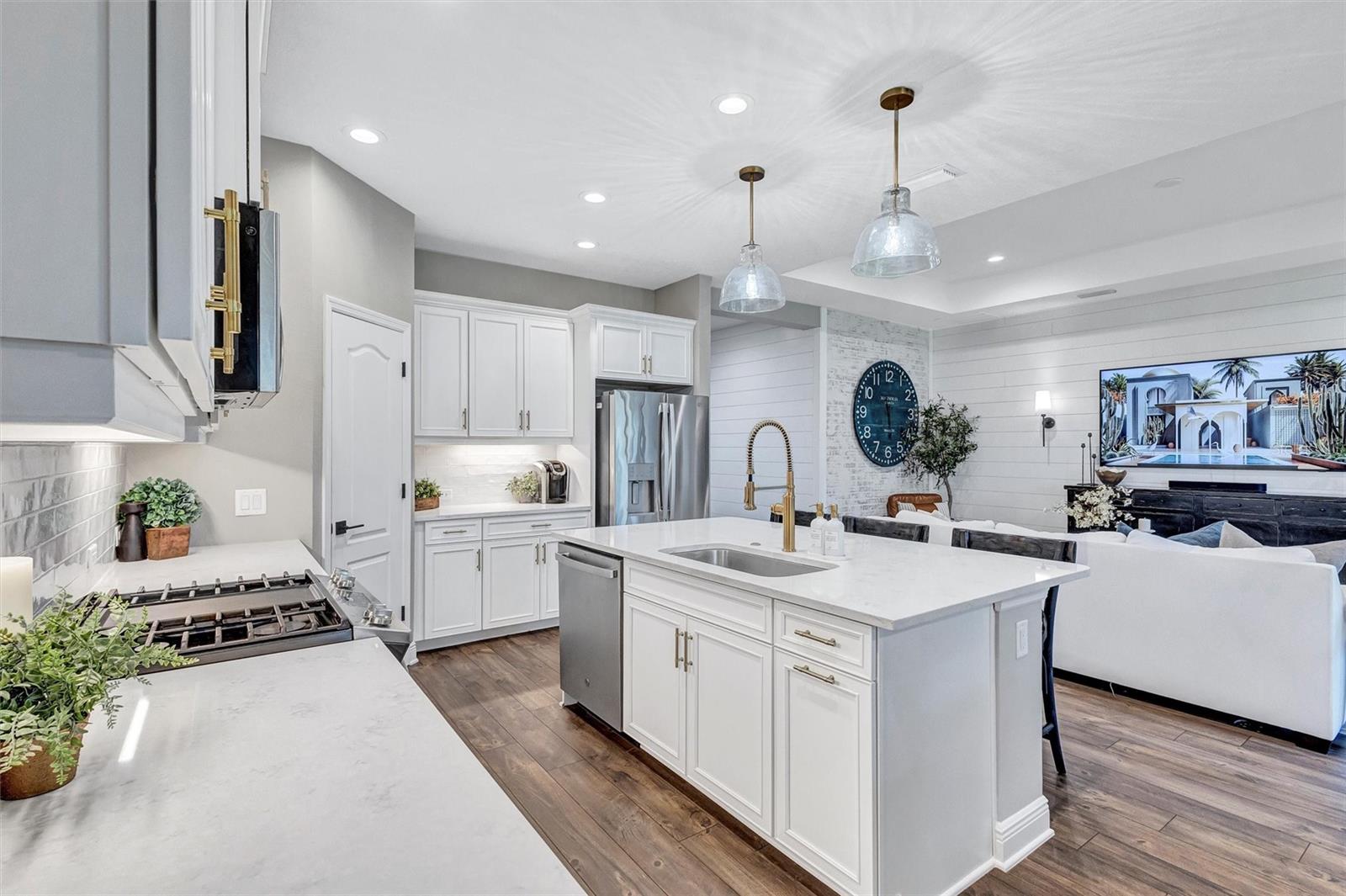 Image 25 of 51 For 9990 Cross River Trail