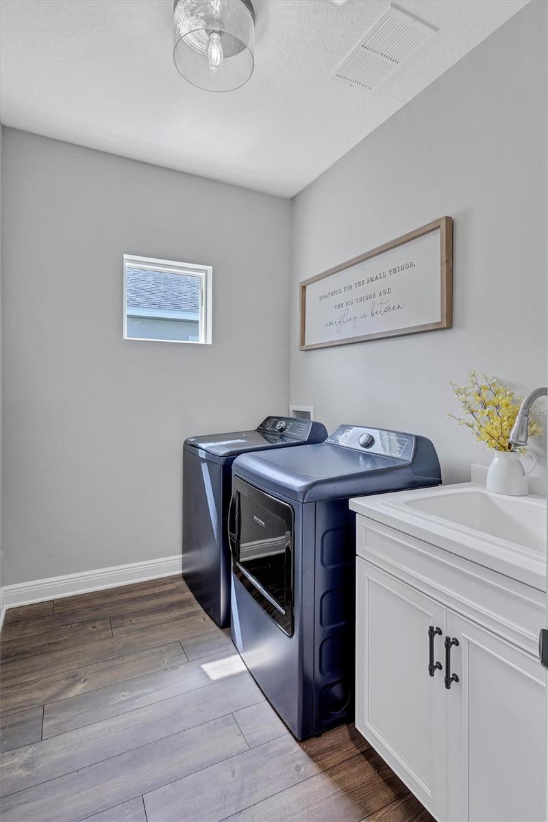 Image 28 of 51 For 9990 Cross River Trail