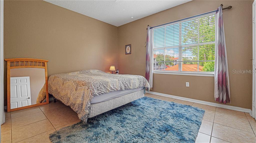 Listing photo id 14 for 18001 Richmond Place Drive 1122