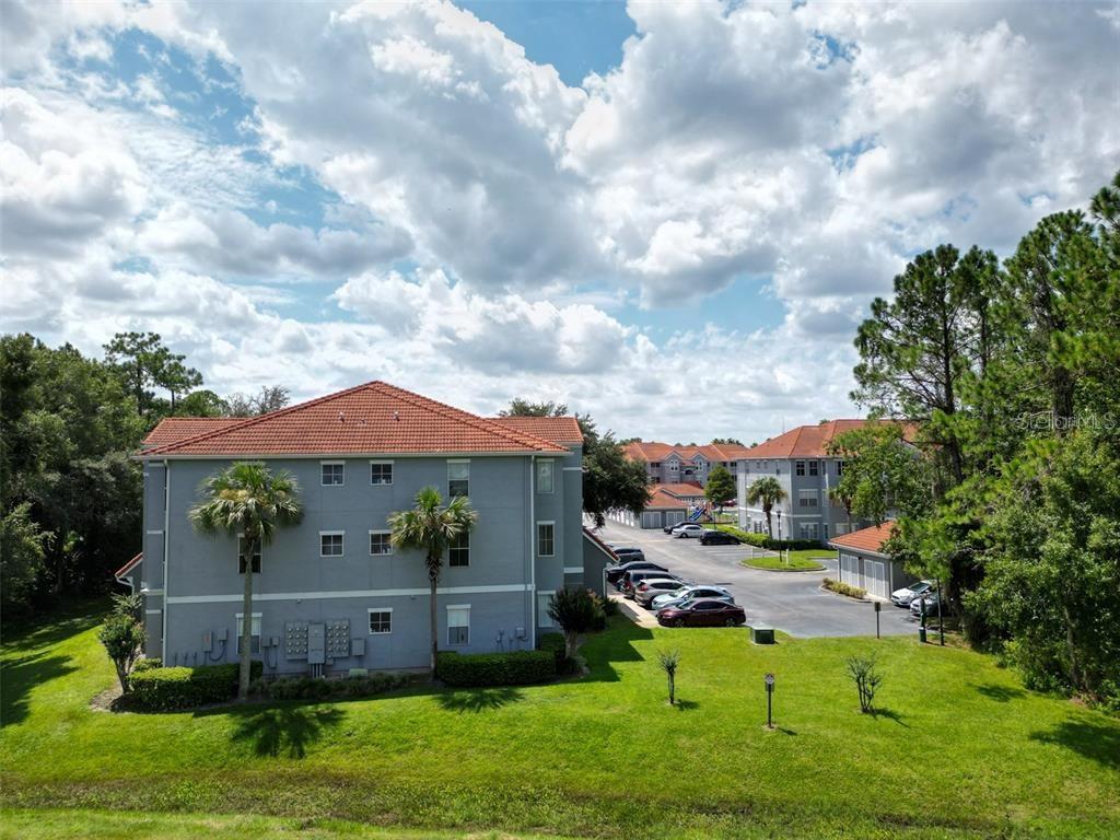 Listing photo id 23 for 18001 Richmond Place Drive 1122