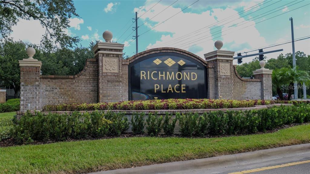 Listing photo id 27 for 18001 Richmond Place Drive 1122