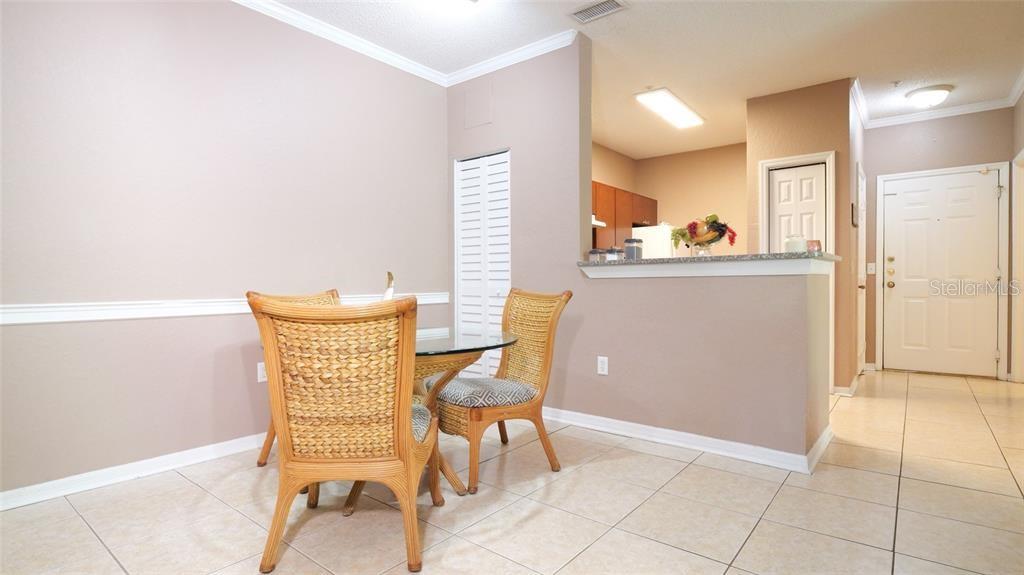 Listing photo id 6 for 18001 Richmond Place Drive 1122