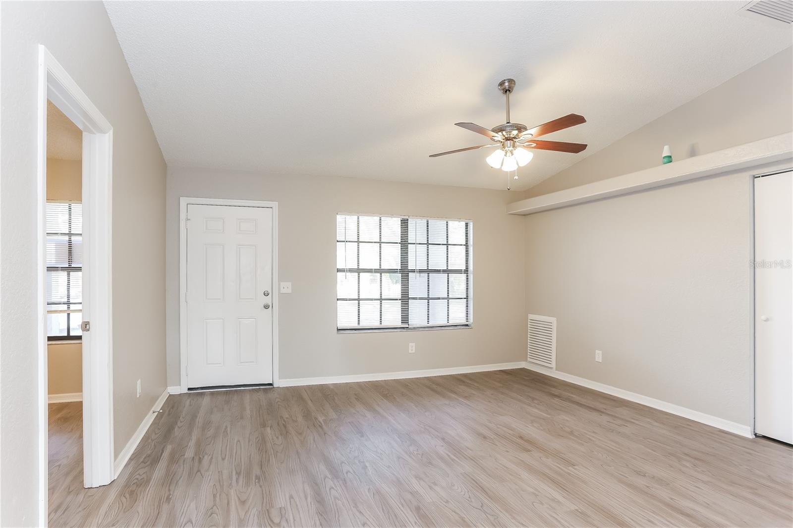 Image 3 of 16 For 1711 42nd Street S