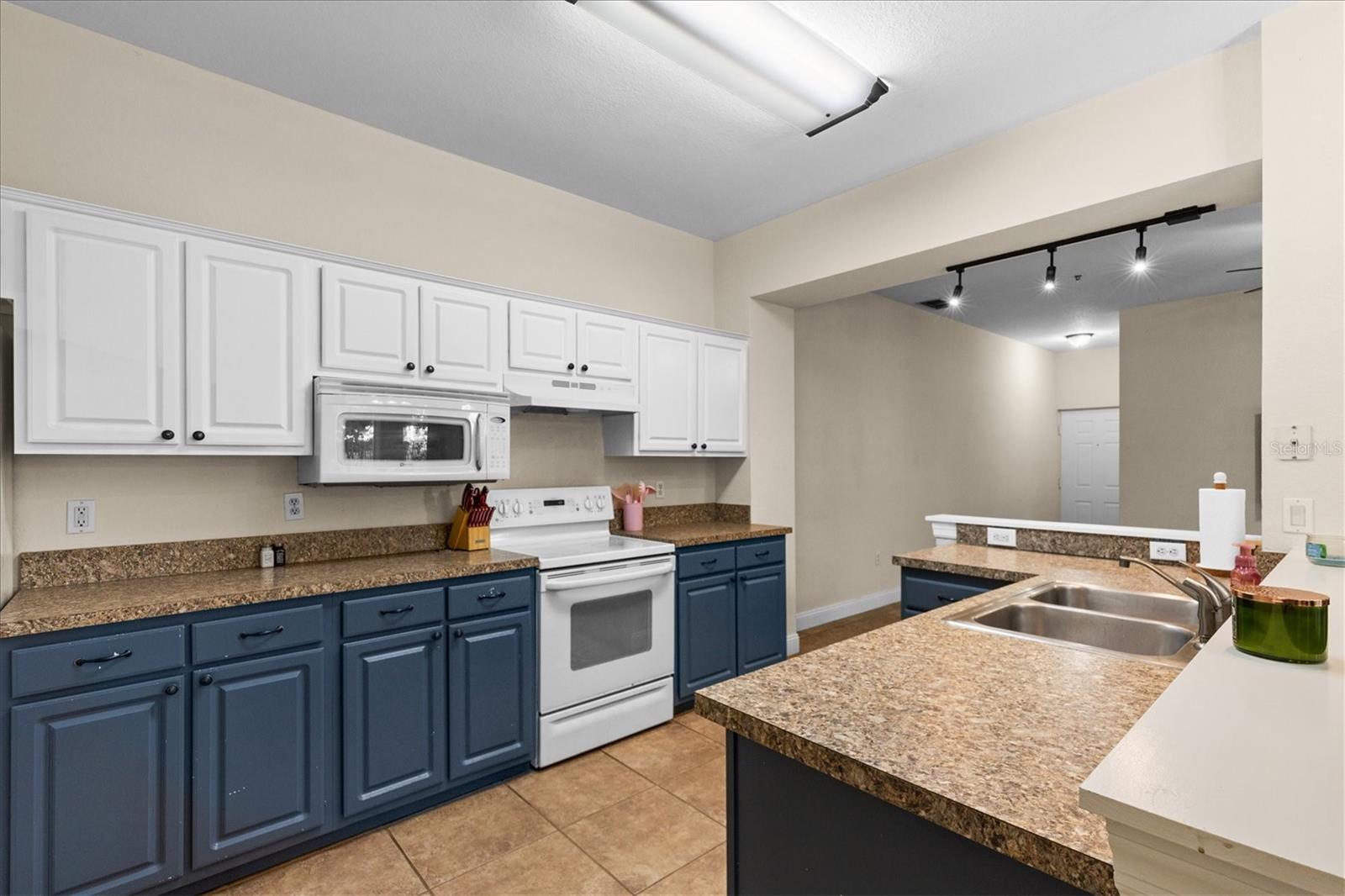 Image 13 of 41 For 5041 Sunridge Palms Drive 103