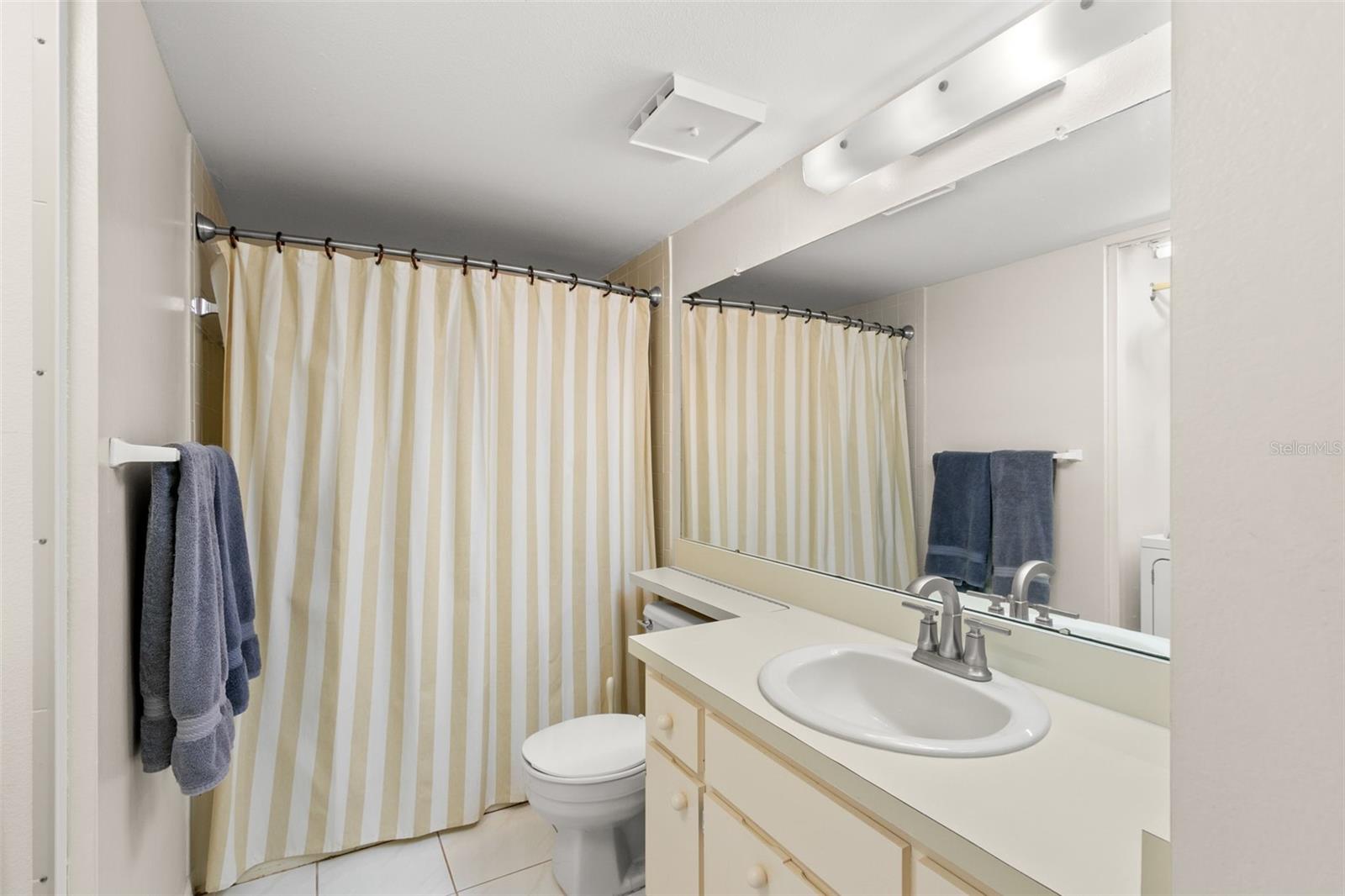 Image 24 of 42 For 3399 Mermoor Drive 309