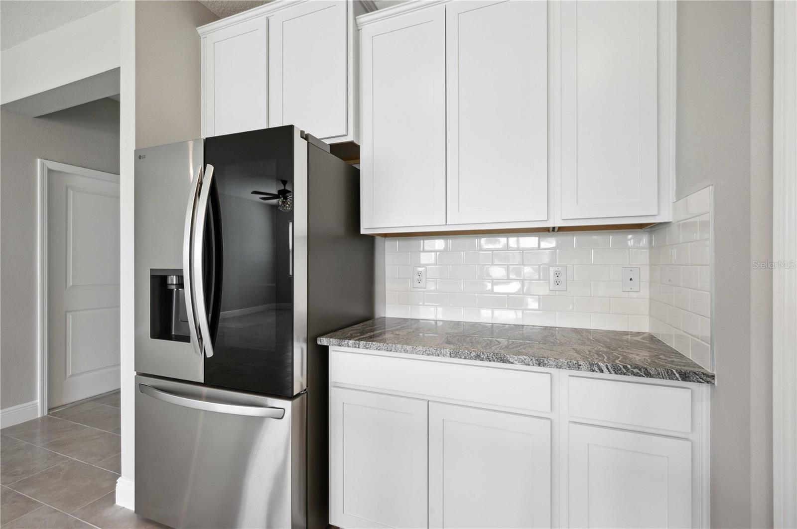 Image 15 of 50 For 2560 Warren Acres Boulevard