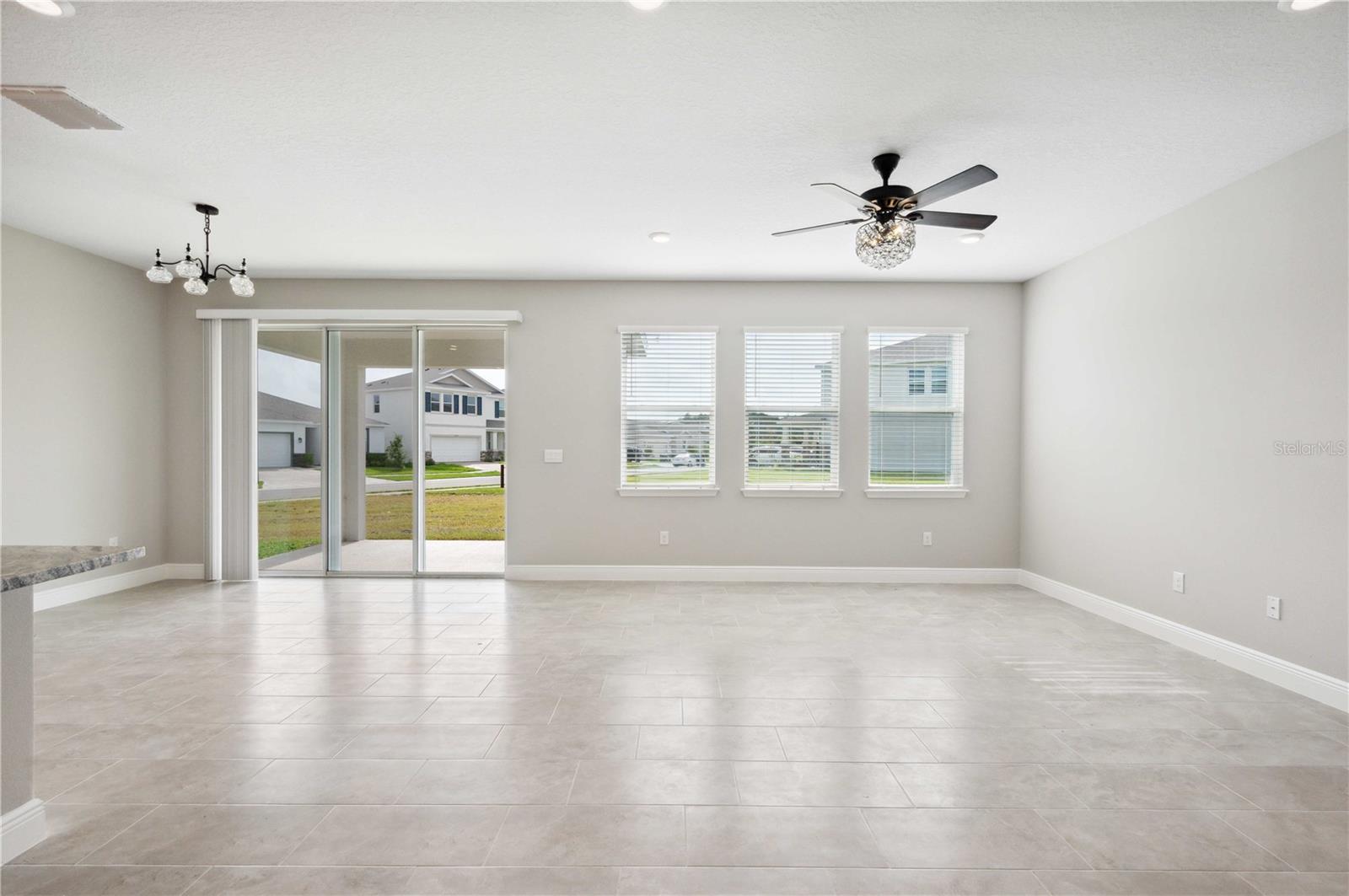 Image 17 of 50 For 2560 Warren Acres Boulevard