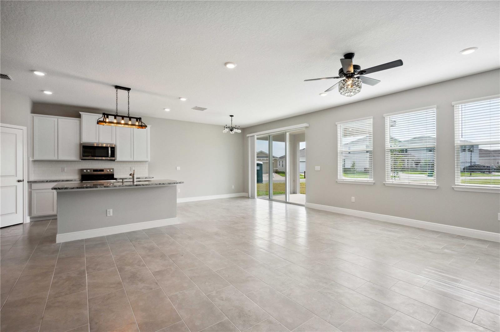 Image 18 of 50 For 2560 Warren Acres Boulevard