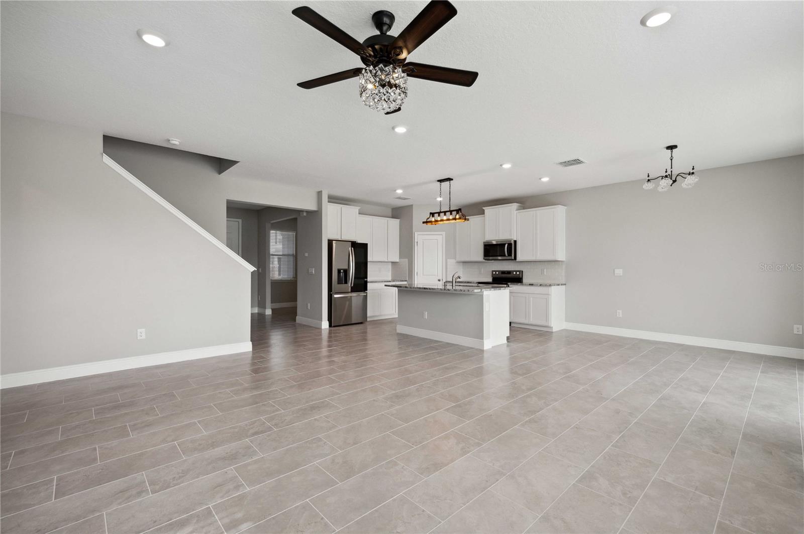 Image 19 of 50 For 2560 Warren Acres Boulevard