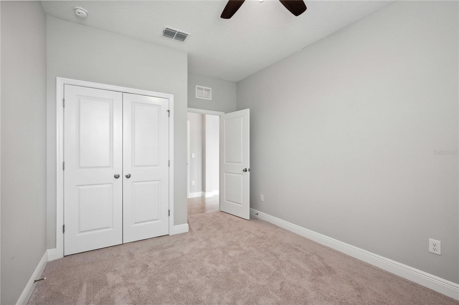 Image 24 of 50 For 2560 Warren Acres Boulevard