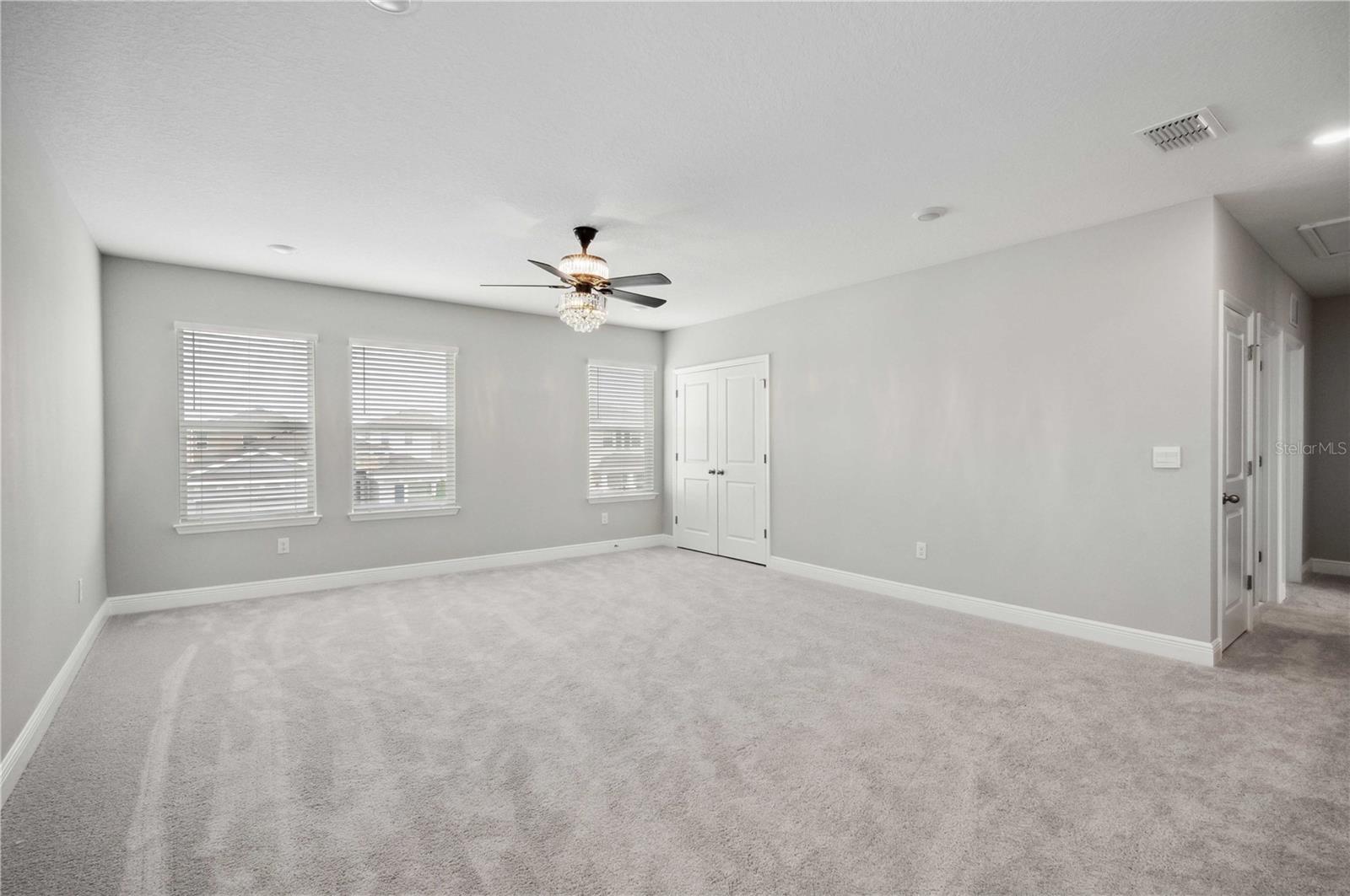 Image 25 of 50 For 2560 Warren Acres Boulevard
