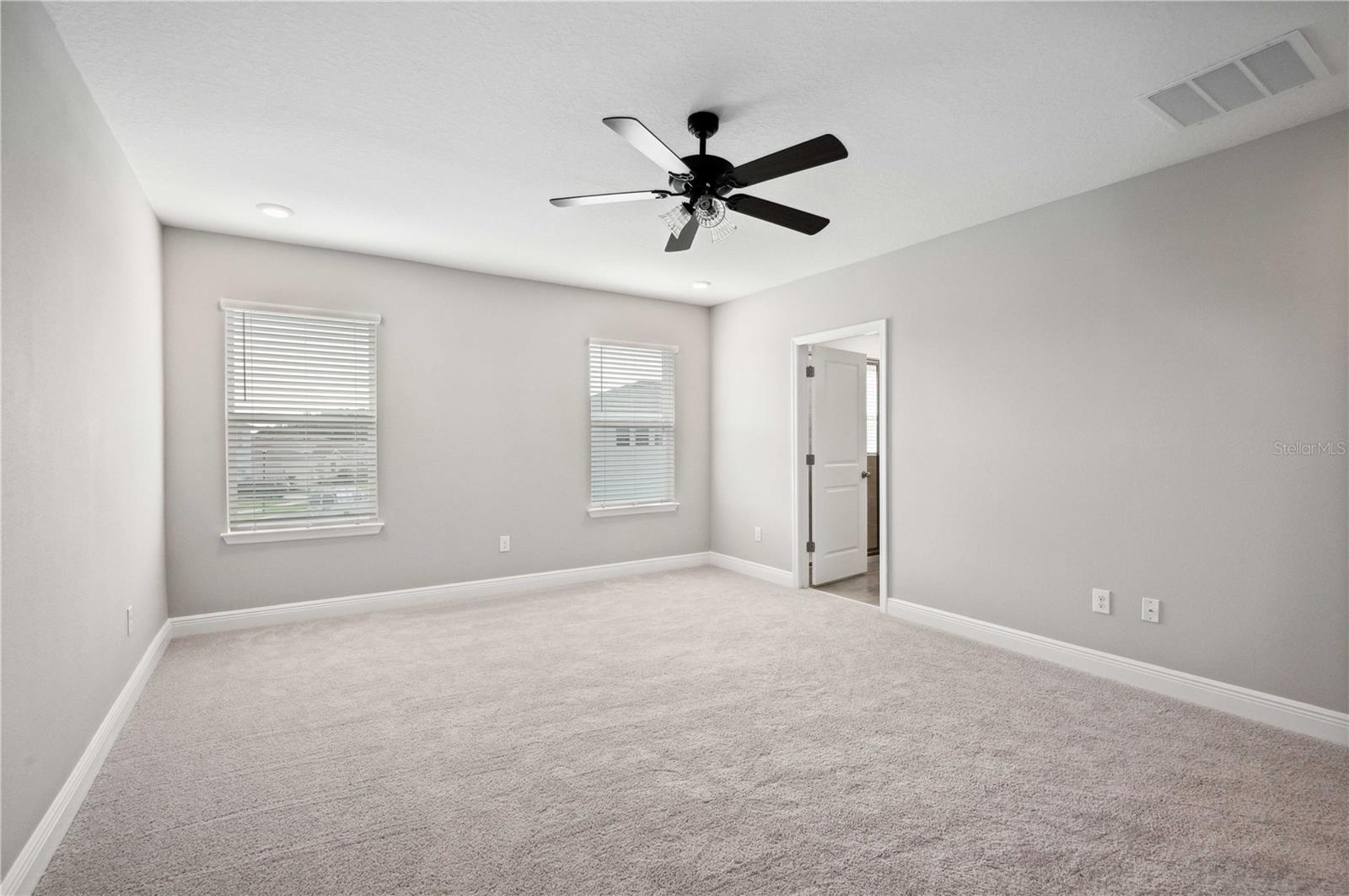 Image 31 of 50 For 2560 Warren Acres Boulevard