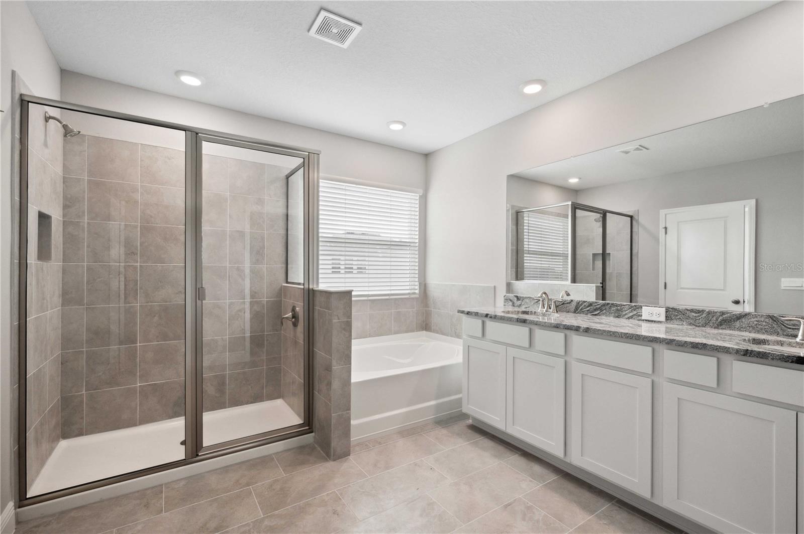 Image 36 of 50 For 2560 Warren Acres Boulevard