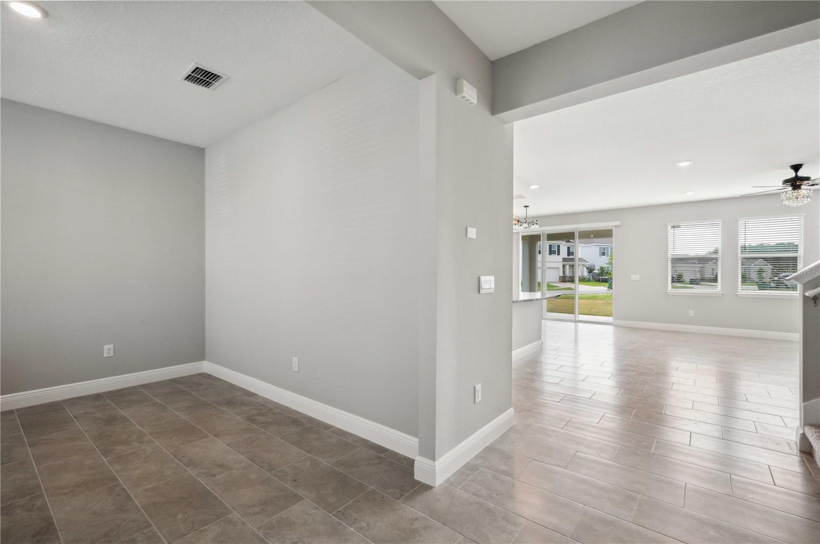 Image 8 of 50 For 2560 Warren Acres Boulevard