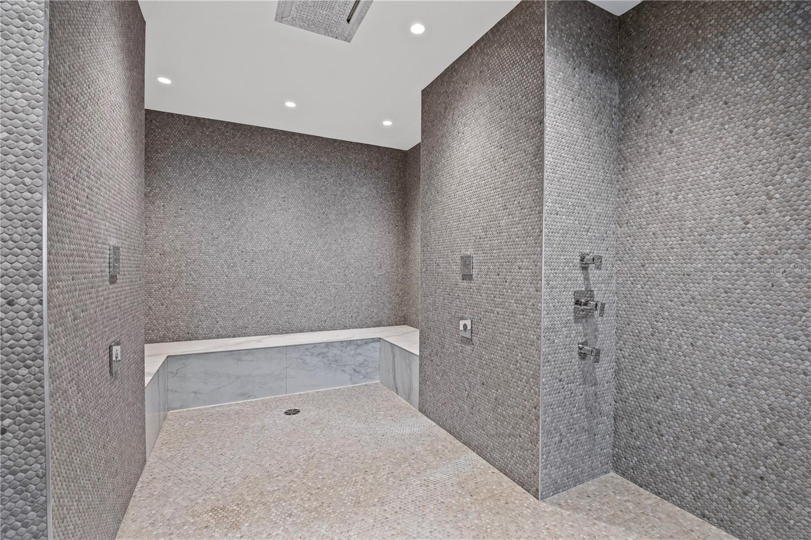 Image 42 of 100 For 300 W Tyler St  2705