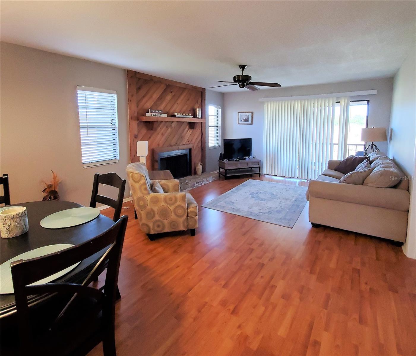 Image 3 of 17 For 112 Woodlands Court 112