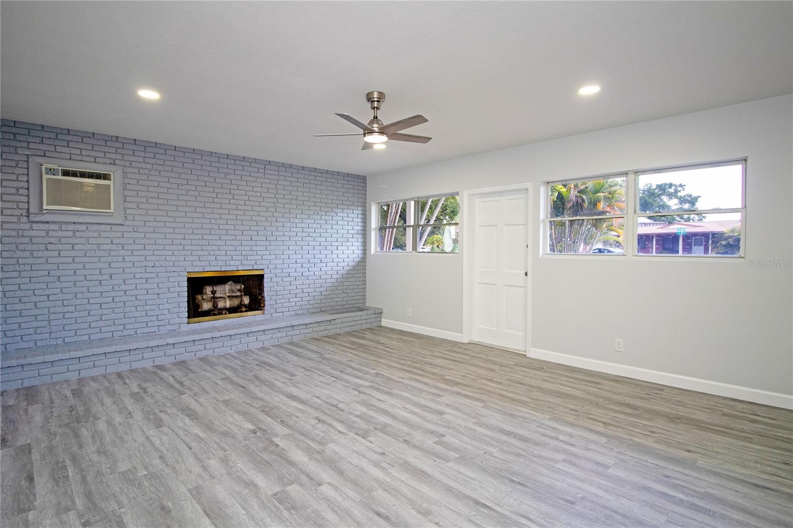 Image 19 of 65 For 1596 81st Avenue N