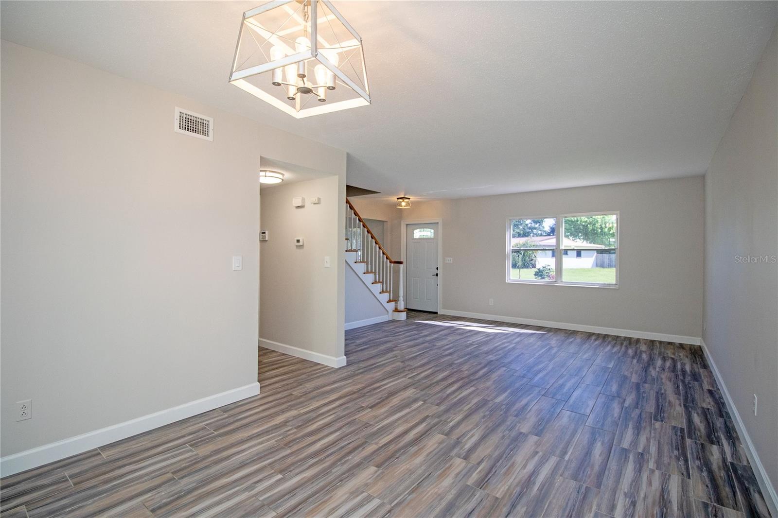 Image 5 of 65 For 1596 81st Avenue N