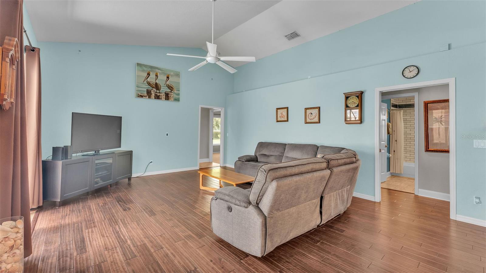 Image 17 of 64 For 2903 Sutton Oaks Court
