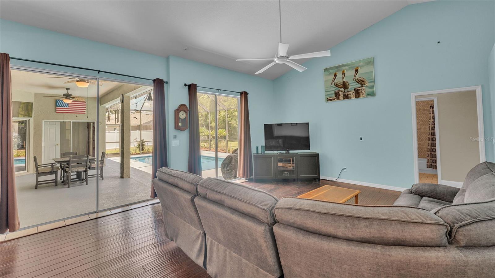 Image 18 of 64 For 2903 Sutton Oaks Court