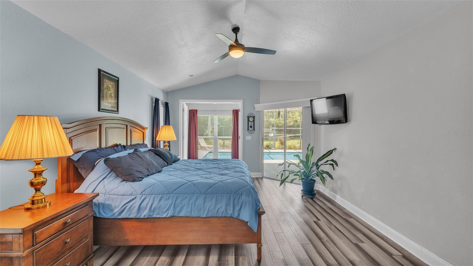 Image 21 of 64 For 2903 Sutton Oaks Court
