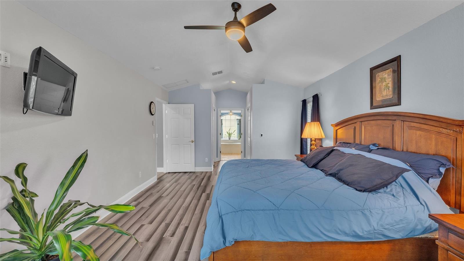 Image 22 of 64 For 2903 Sutton Oaks Court