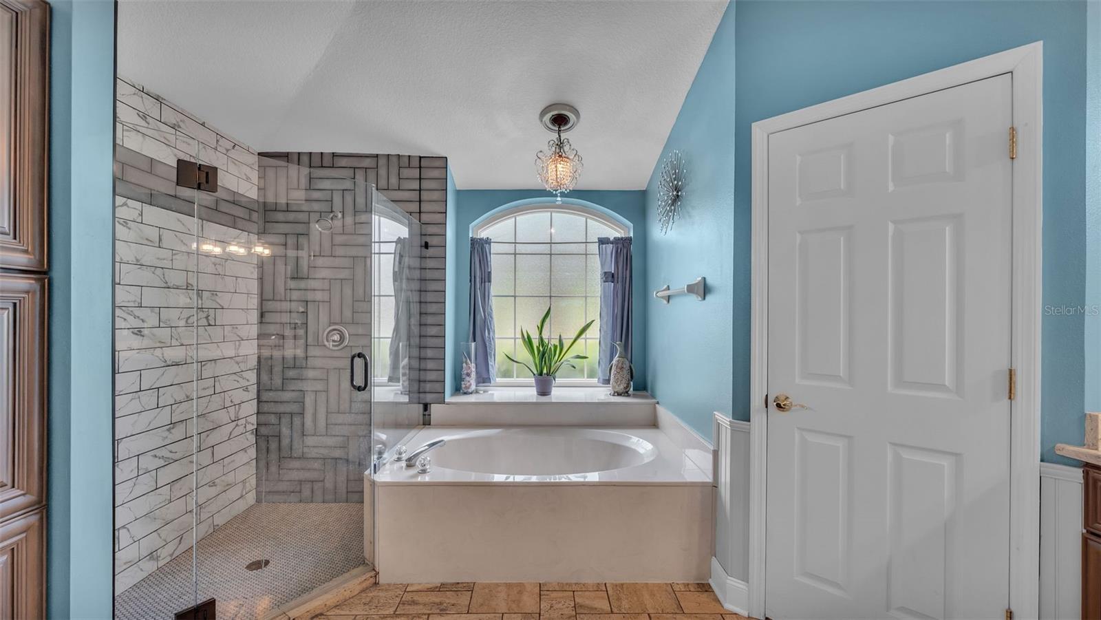 Image 28 of 64 For 2903 Sutton Oaks Court