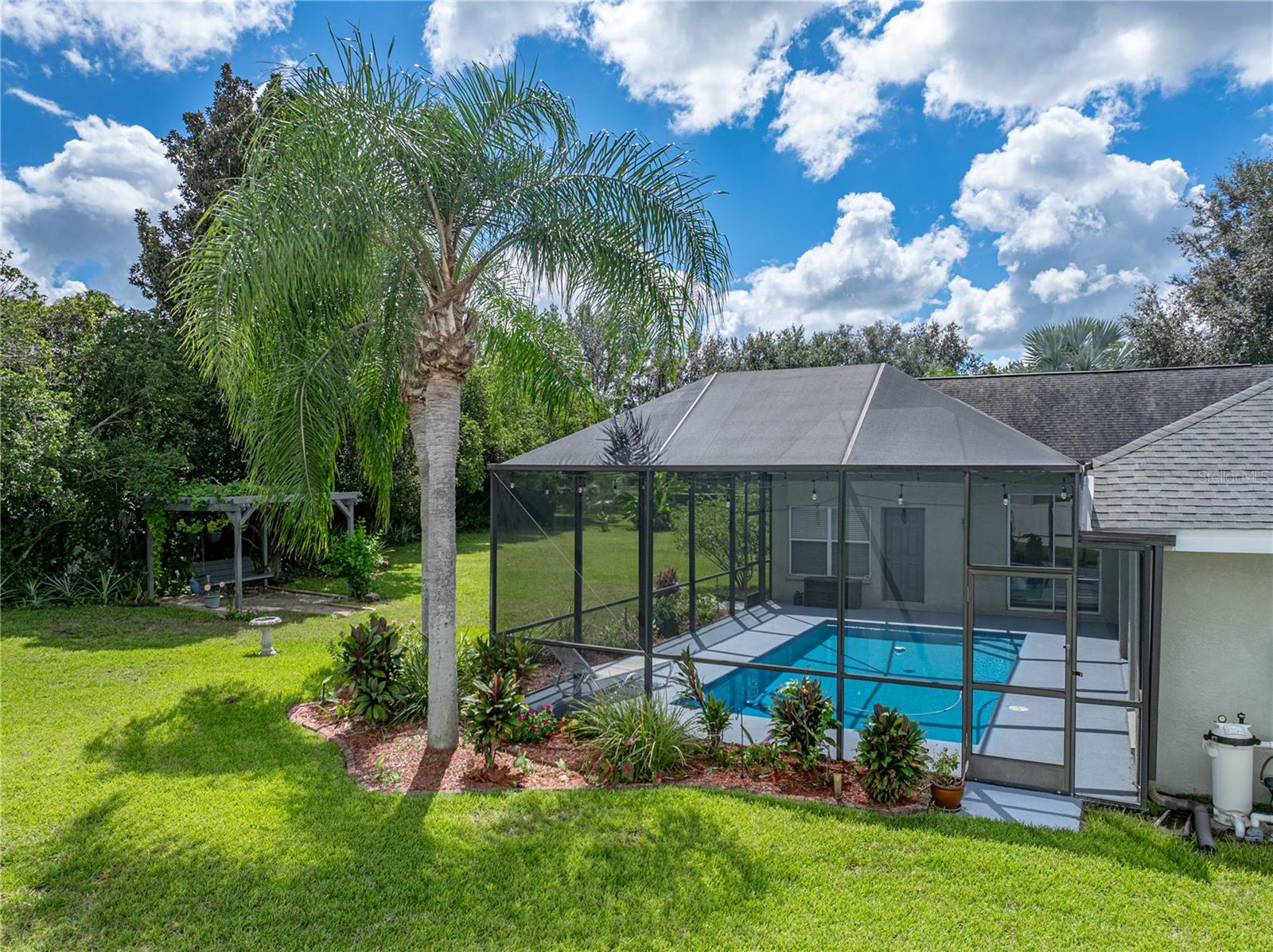 Image 68 of 91 For 2903 Sutton Oaks Court