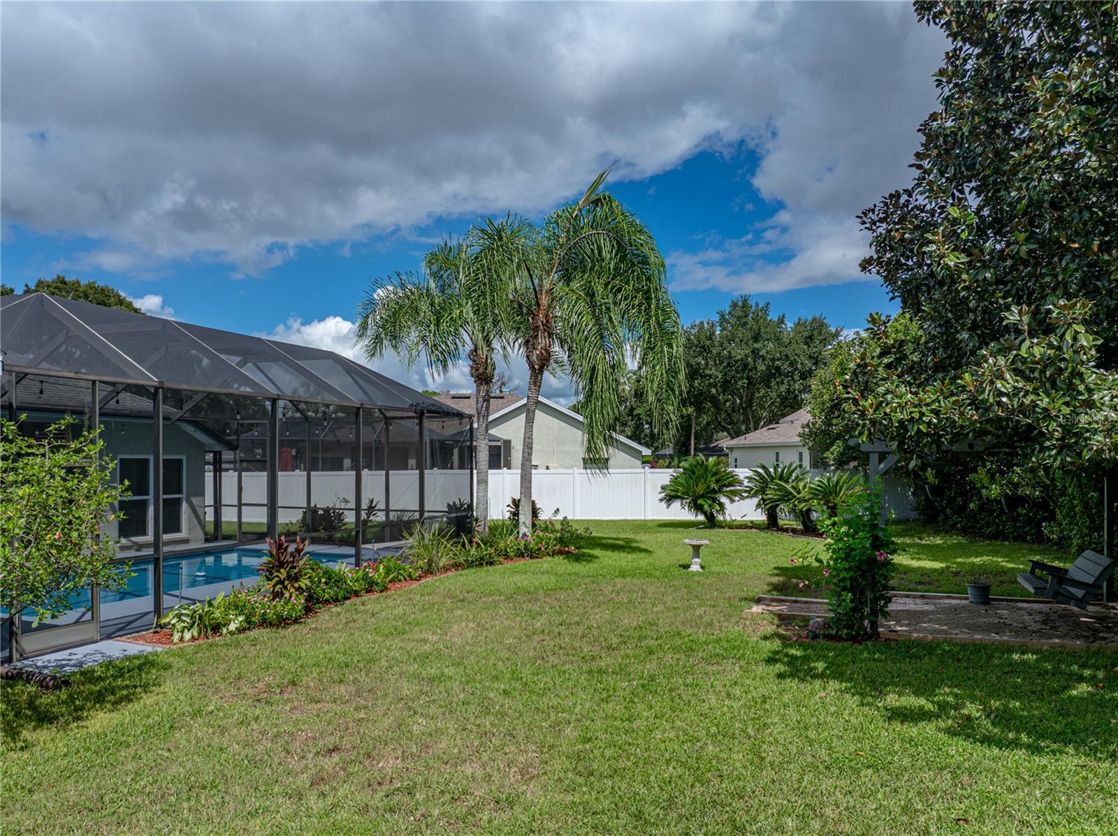 Image 69 of 91 For 2903 Sutton Oaks Court