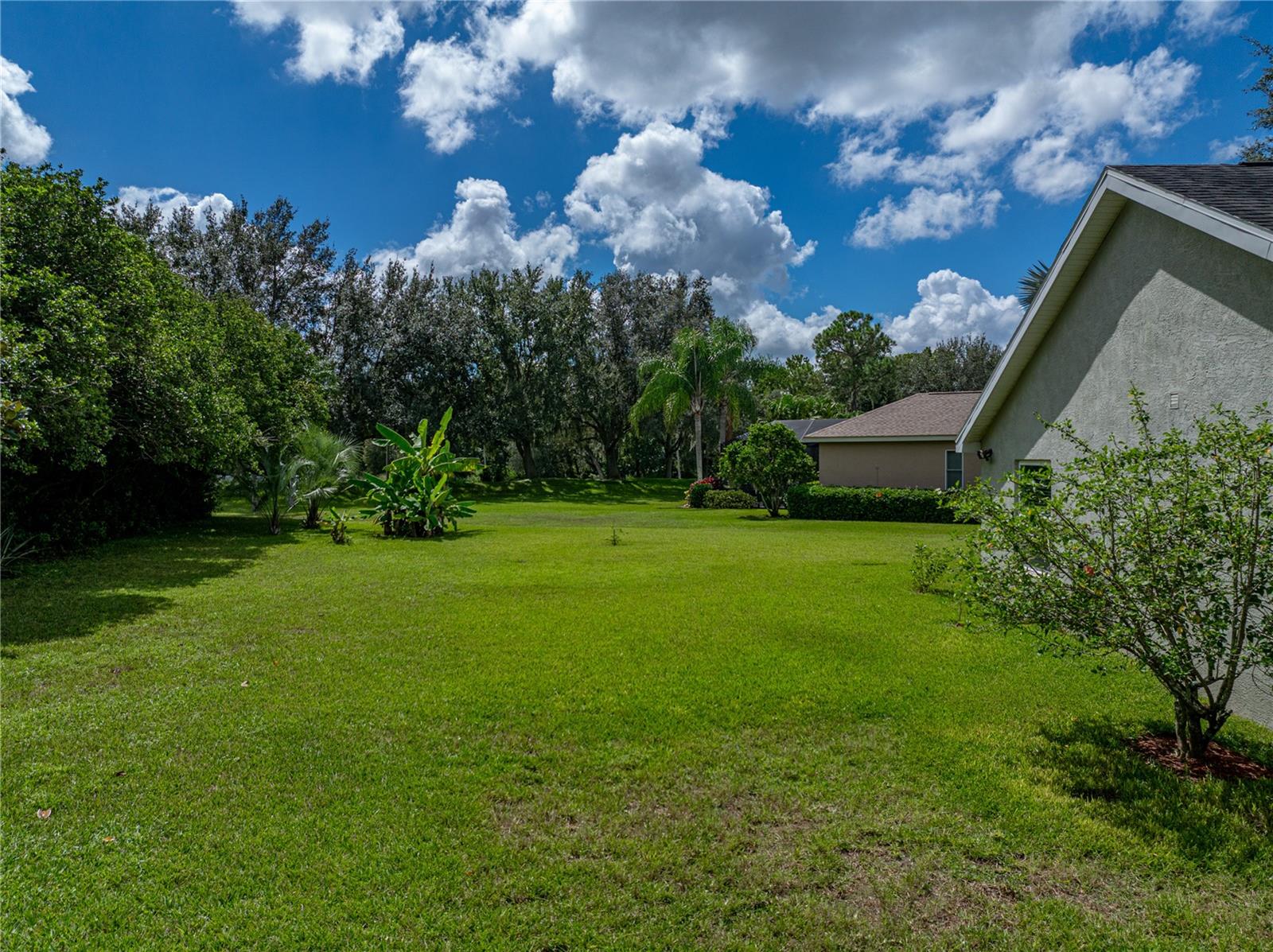 Image 73 of 91 For 2903 Sutton Oaks Court