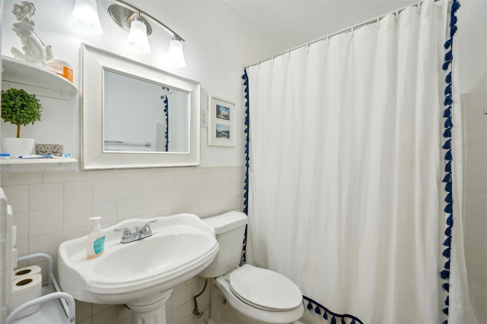 Image 16 of 17 For 627 61st Avenue S