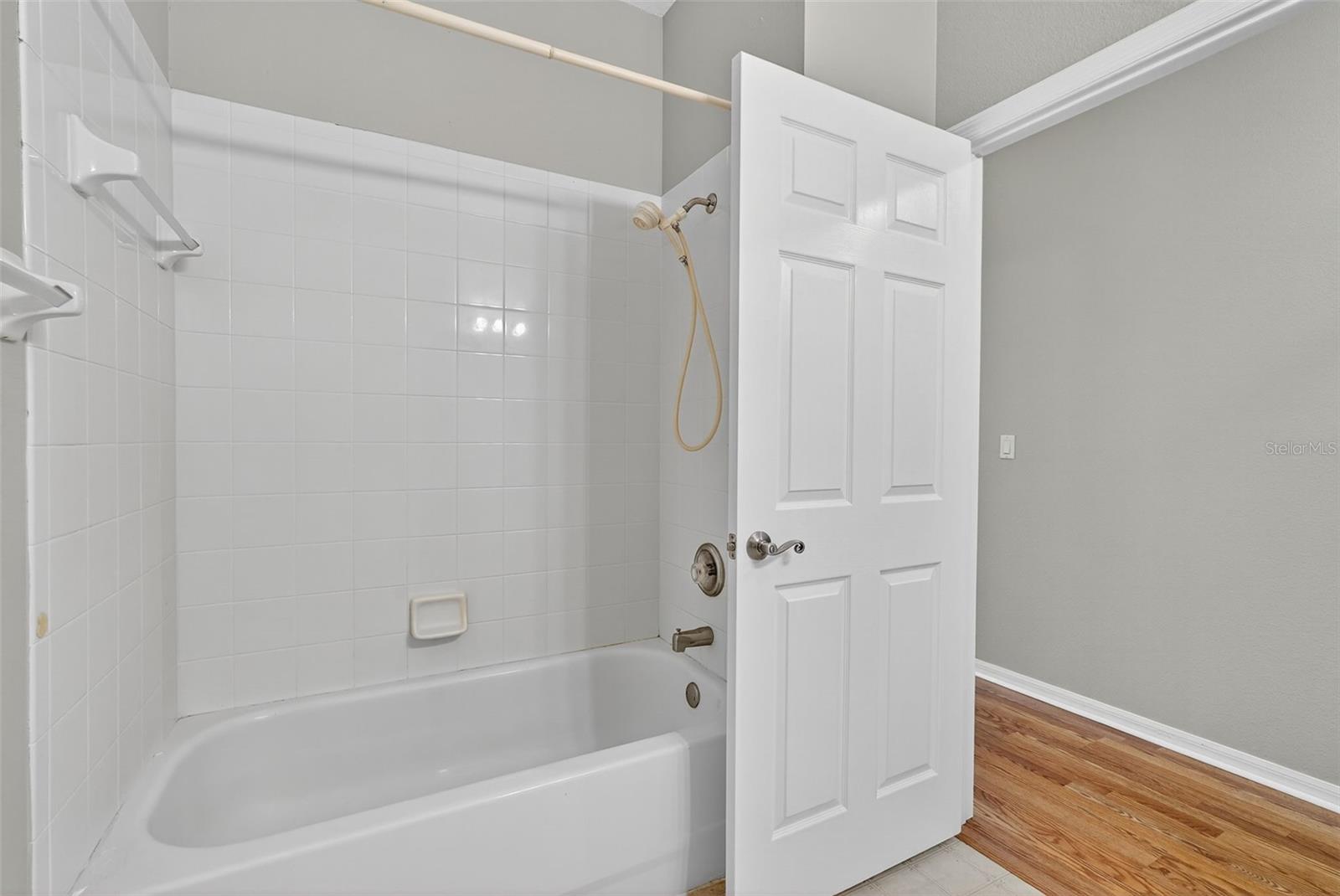 Image 15 of 51 For 4220 Silver Star Drive
