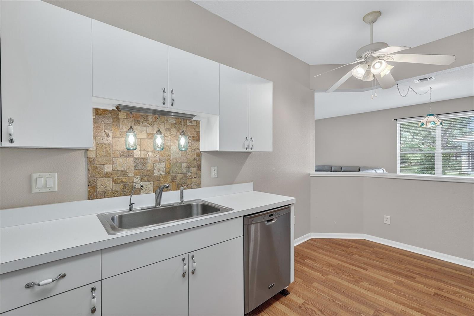 Image 19 of 51 For 4220 Silver Star Drive