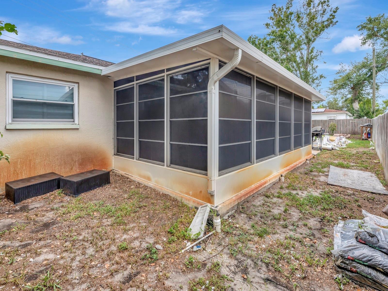 Image 18 of 42 For 11479 Walsingham Road