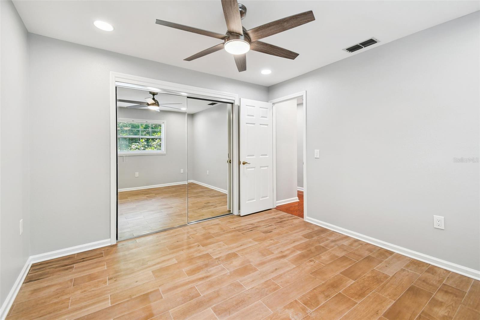 Image 37 of 83 For 822 Village Way