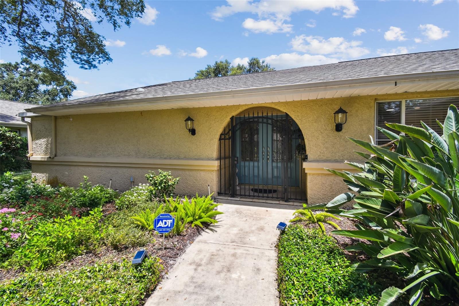 Image 4 of 83 For 822 Village Way
