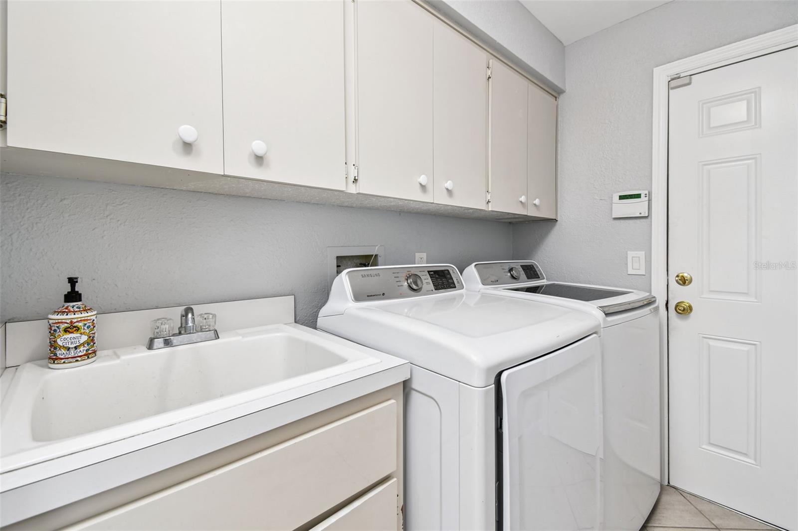 Image 43 of 83 For 822 Village Way