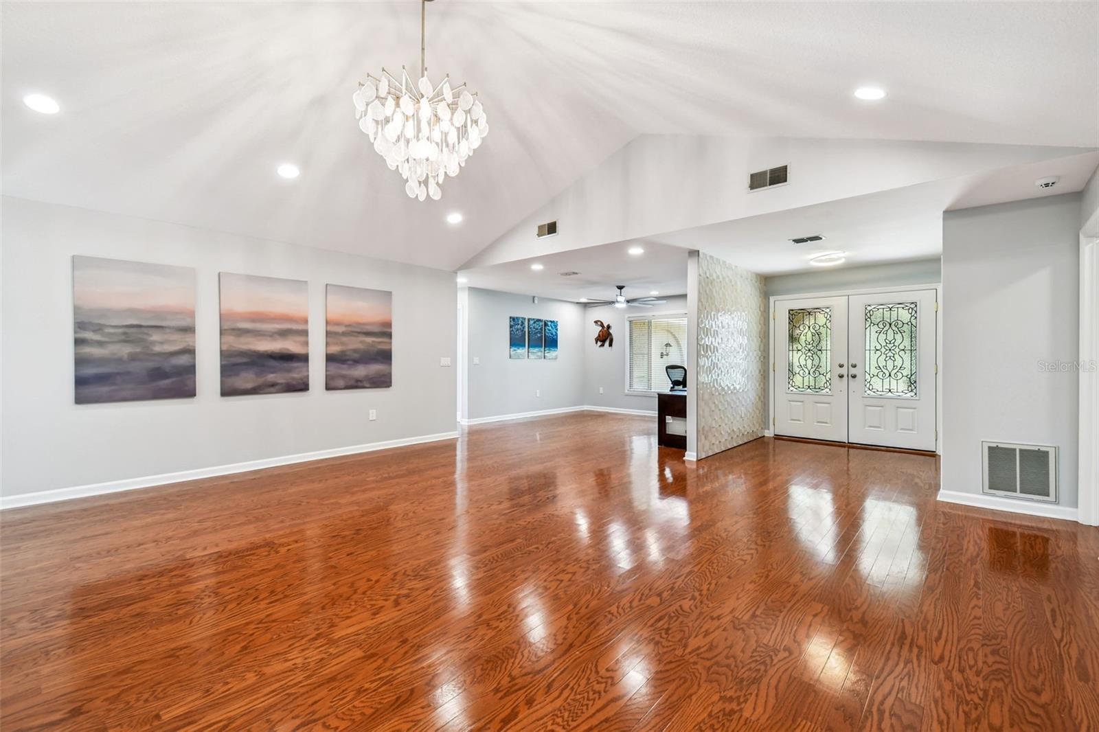 Image 6 of 83 For 822 Village Way