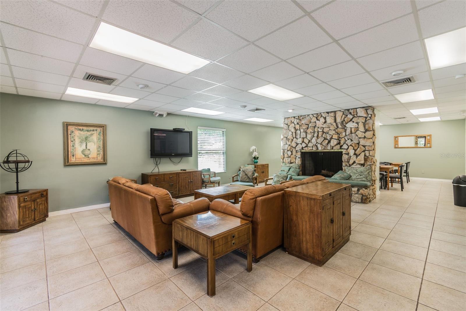 Image 68 of 83 For 822 Village Way