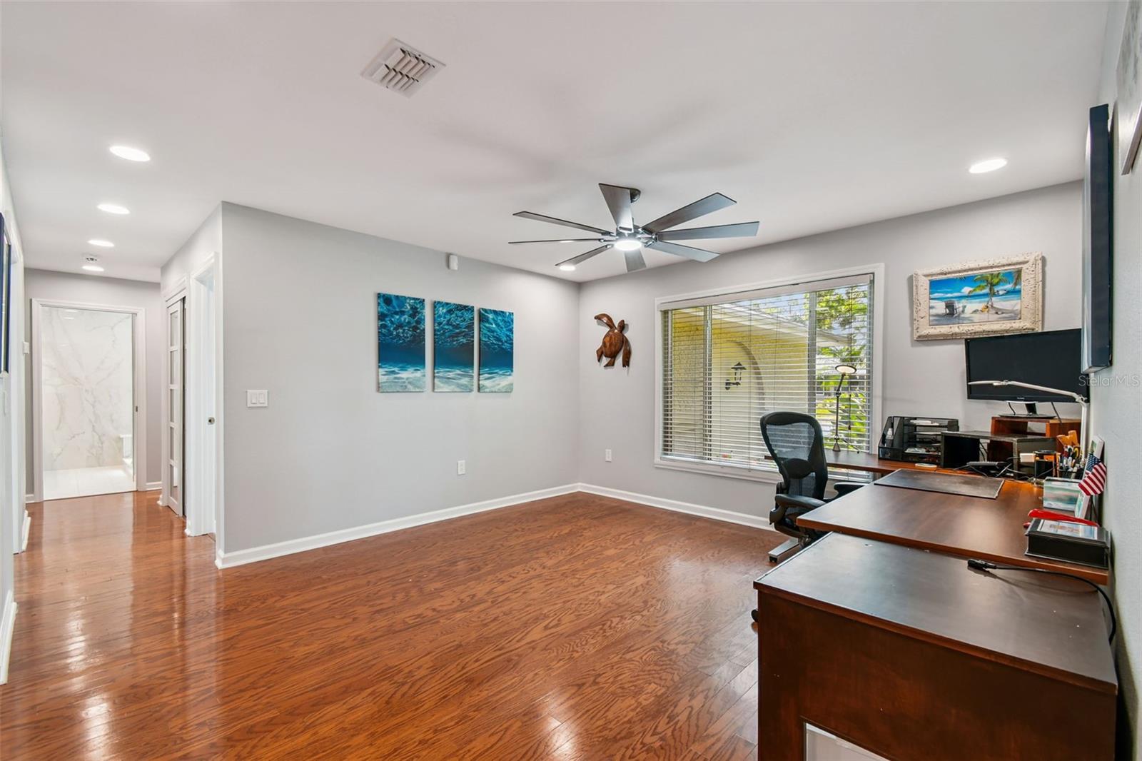 Image 9 of 83 For 822 Village Way