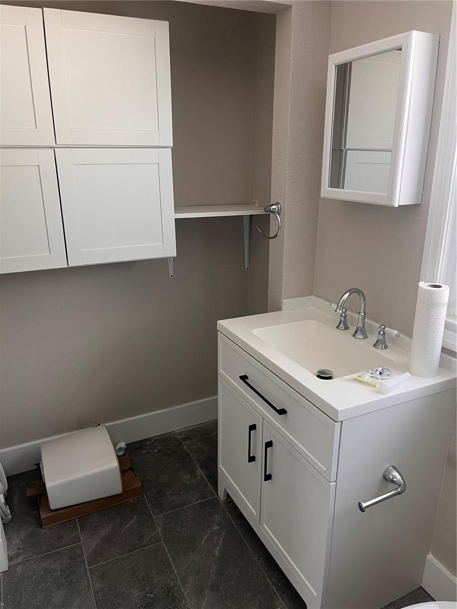 Image 4 of 11 For 6703 Macdill Avenue