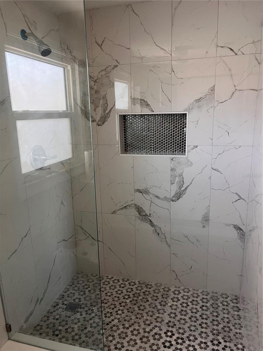 Image 5 of 11 For 6703 Macdill Avenue