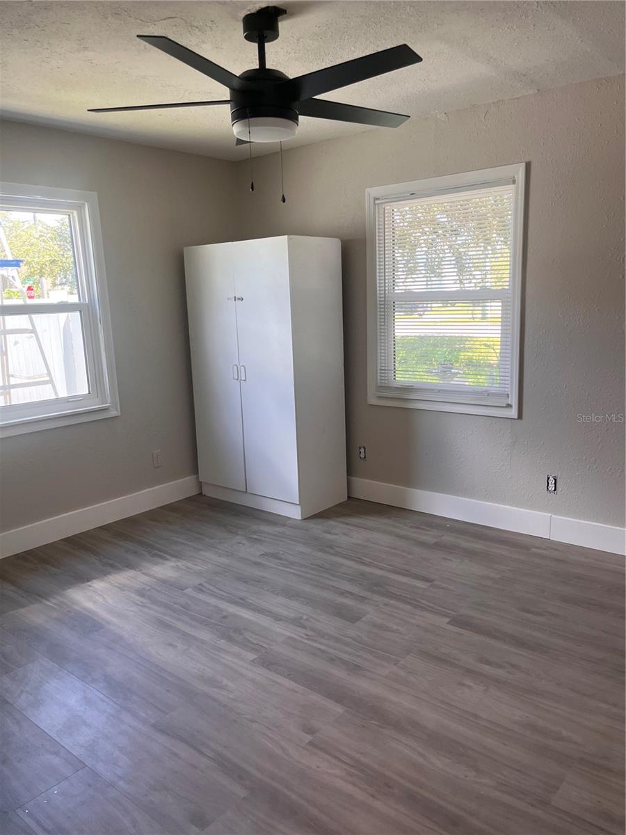 Image 8 of 11 For 6703 Macdill Avenue