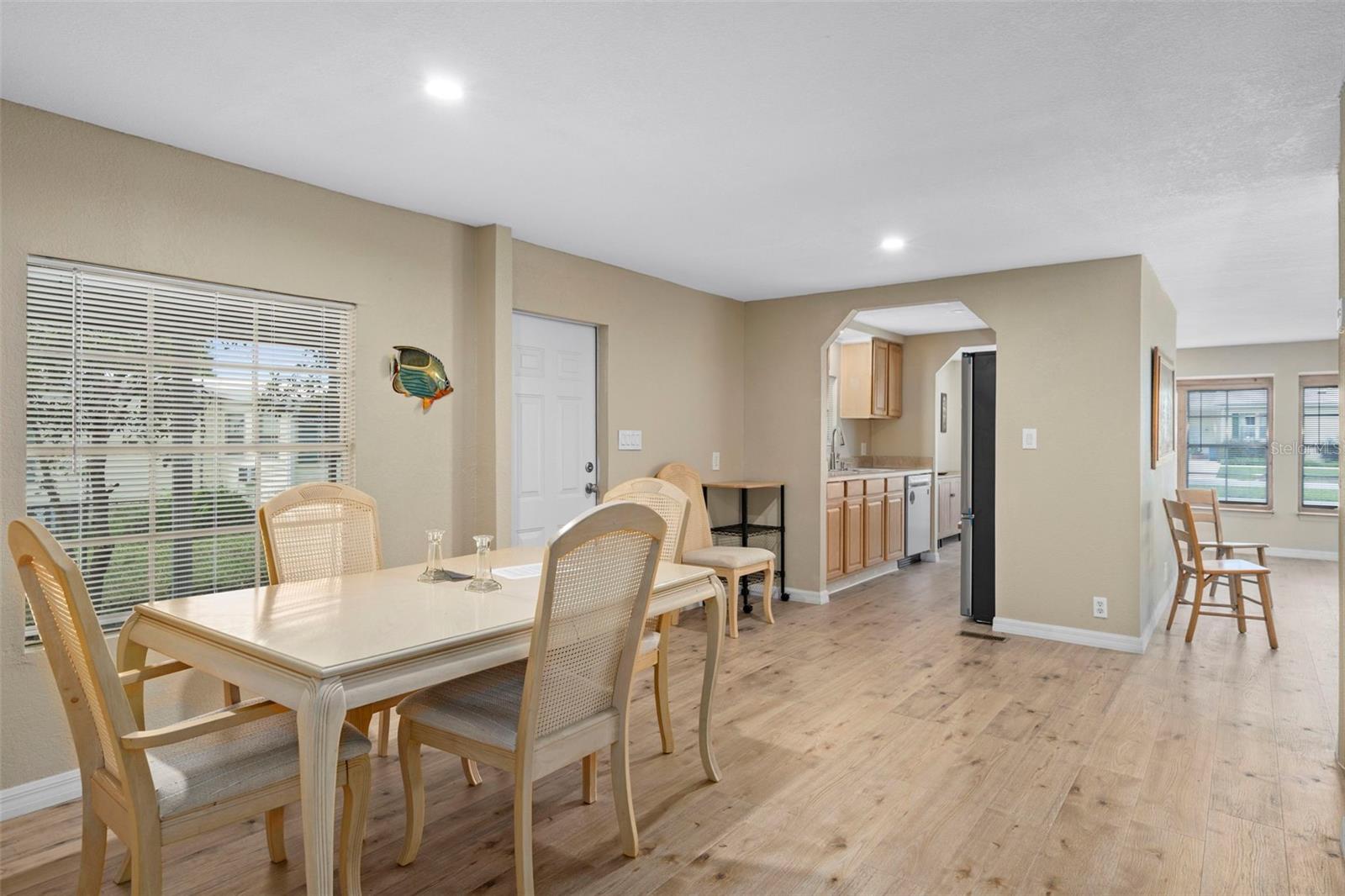 Listing photo id 10 for 15342 Brookridge Boulevard