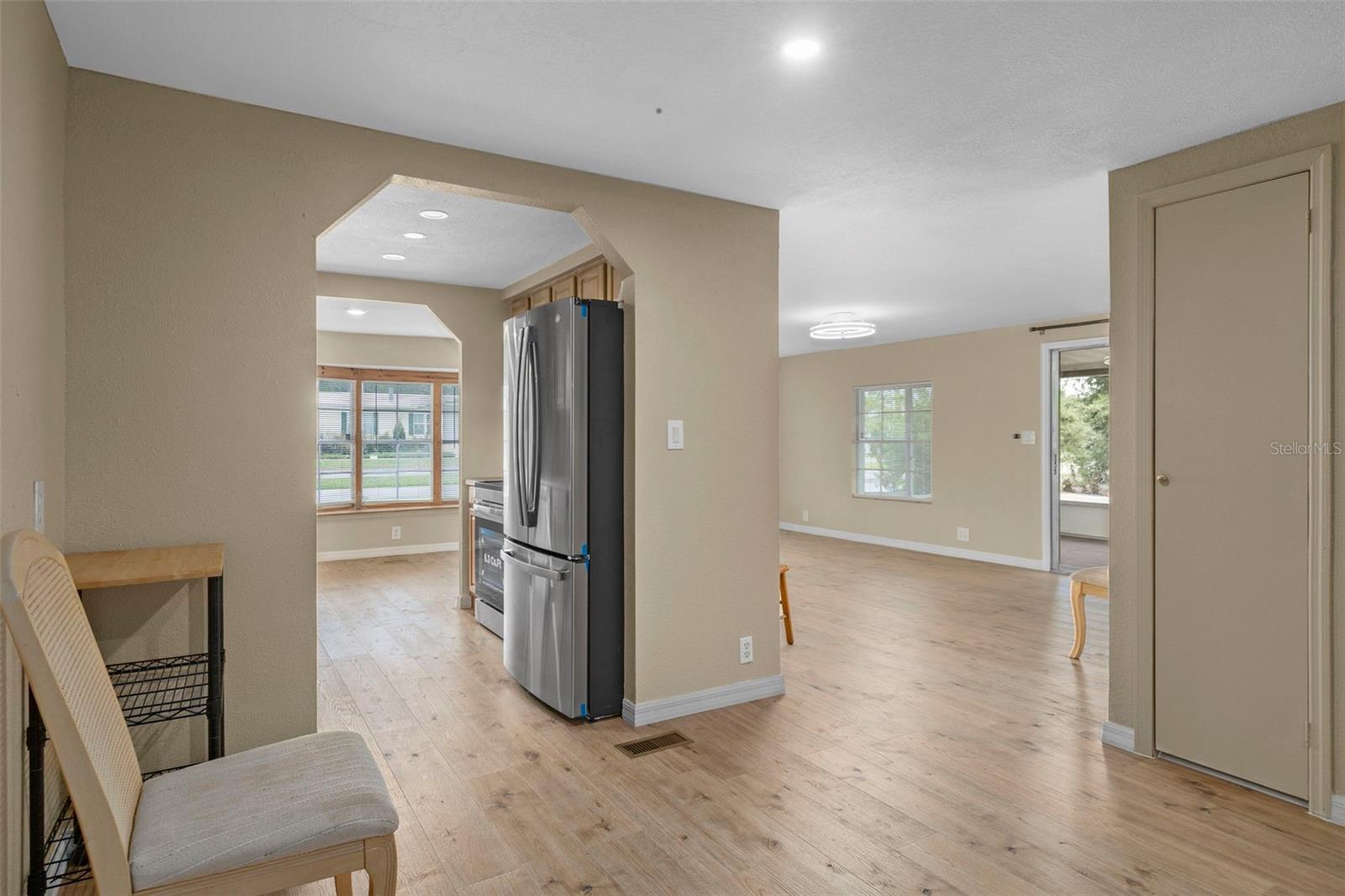 Listing photo id 12 for 15342 Brookridge Boulevard