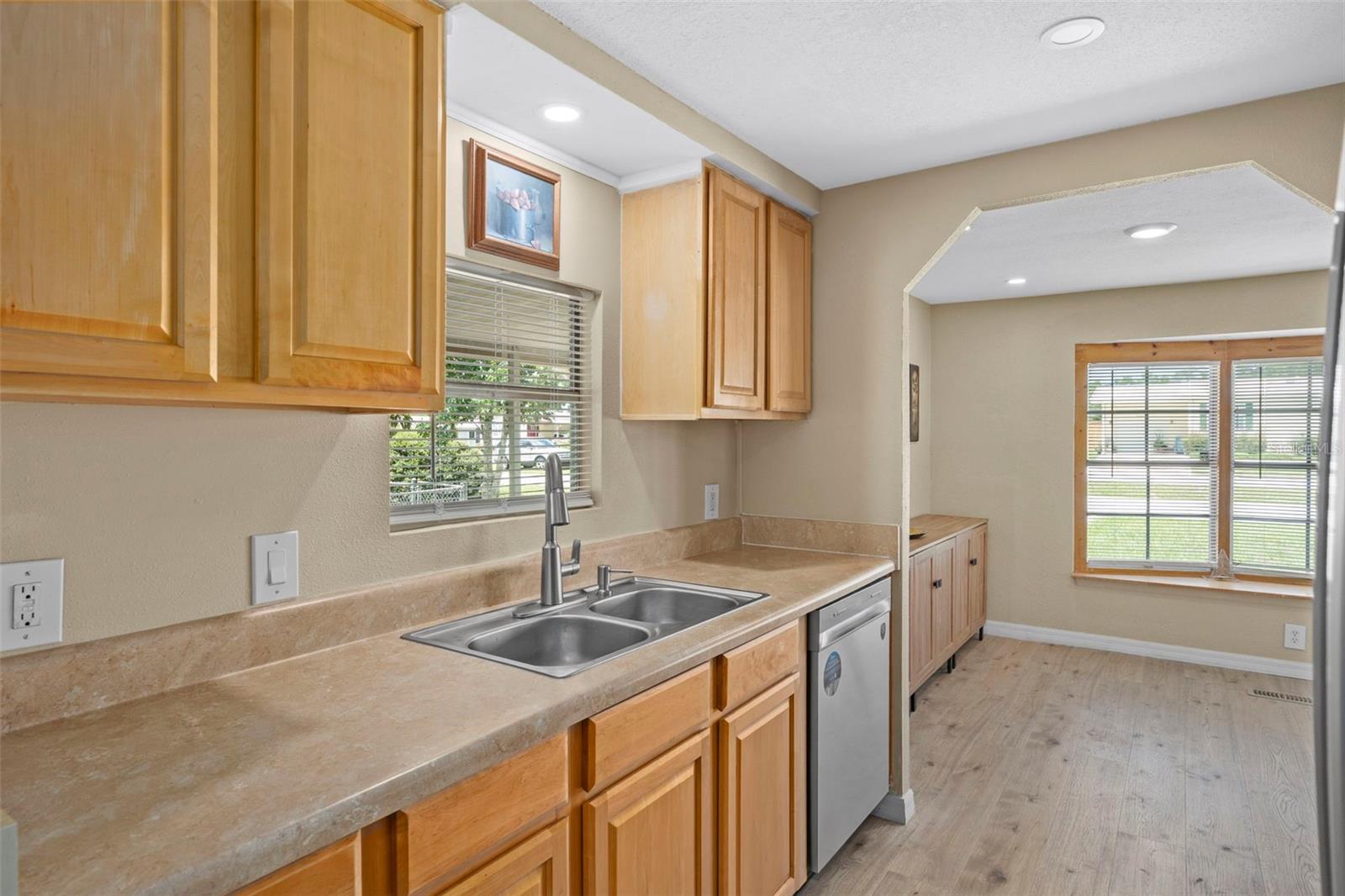 Listing photo id 14 for 15342 Brookridge Boulevard