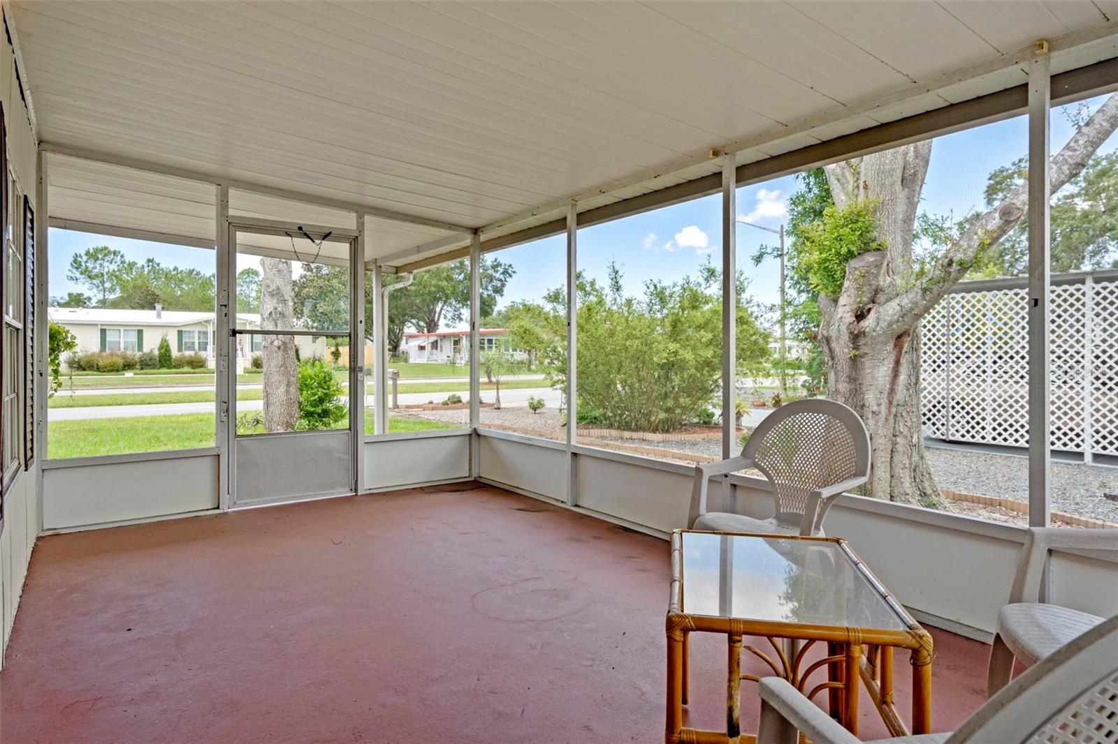 Listing photo id 20 for 15342 Brookridge Boulevard