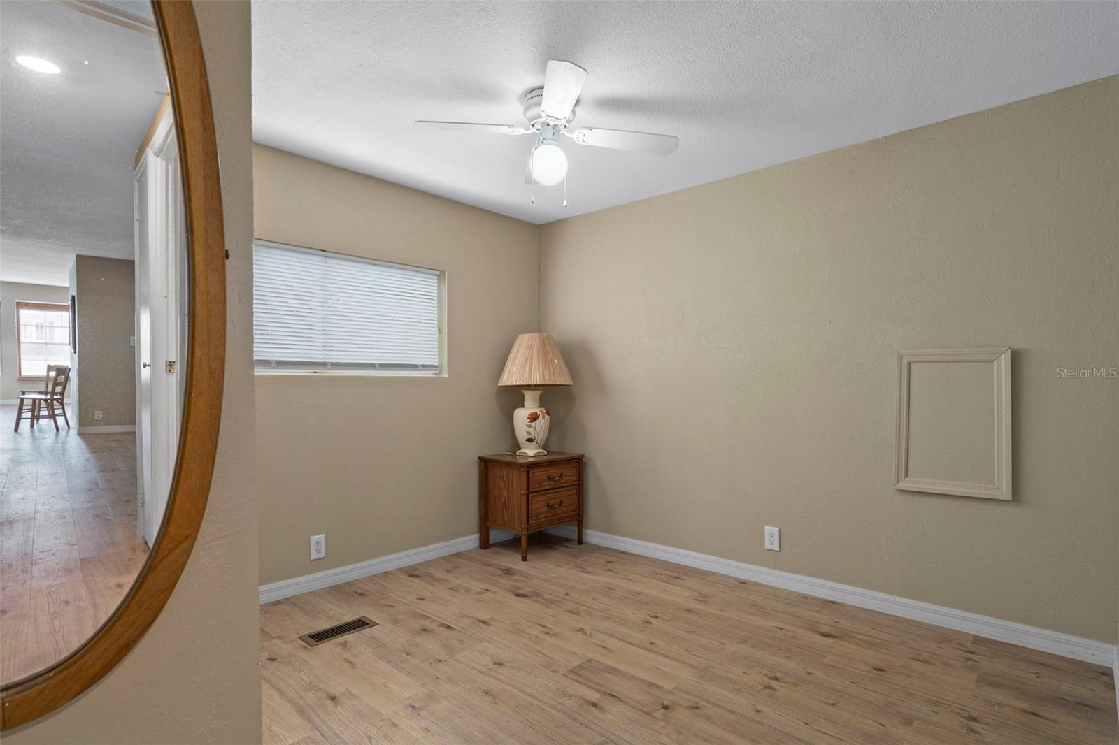 Listing photo id 29 for 15342 Brookridge Boulevard